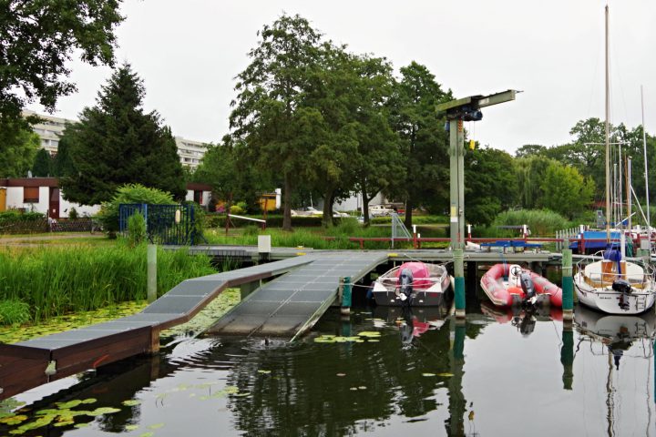 IDJM-Teeny_1_Vorbereitungen_Trainerboote_Hafen