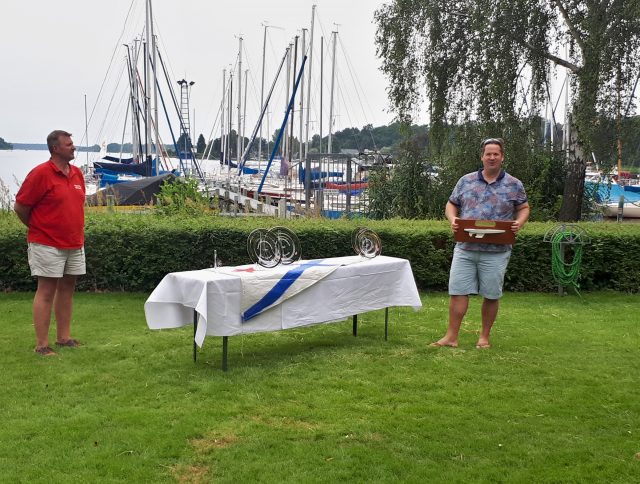 1. Preisträger des Pummel Kuke Preis für STAR Boote: Felix Gold und Wettfahrtleiter Andi Baier